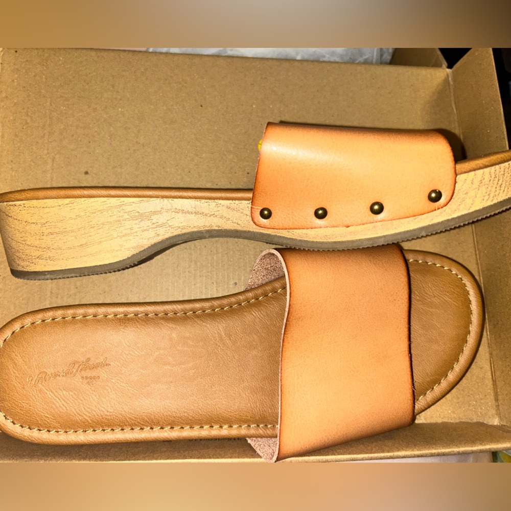 Universal Threads Slip Ons